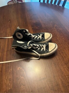 Women’s black converse